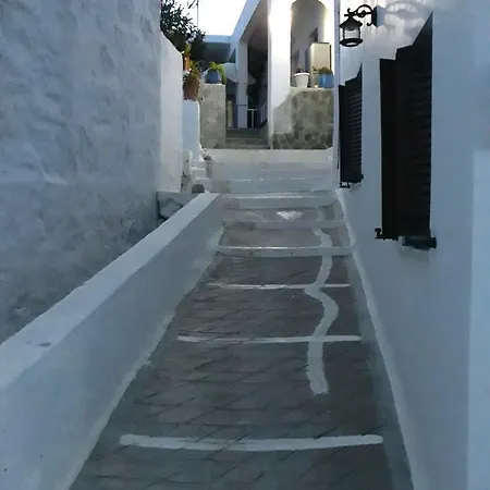Iliachtida Plaka (Milos)